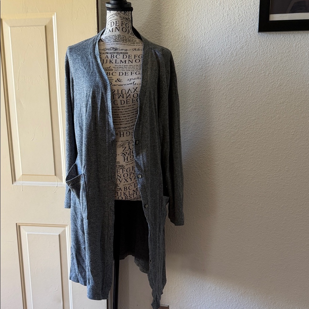 Elegant Gray Women's Cardigan